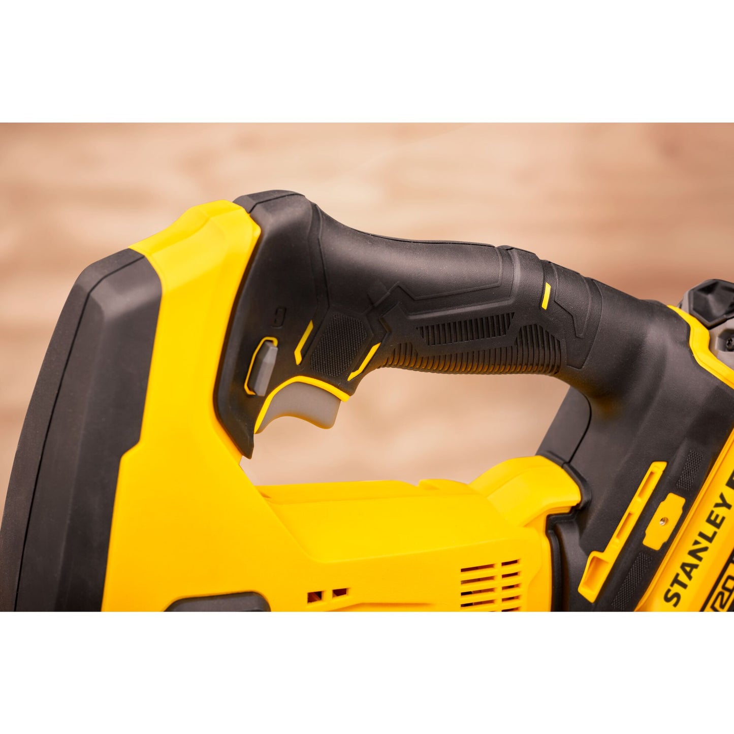 STANLEY FATMAX SFMCS600M2K-QW Seghetto alternativo V20, 2 batterie 18V 4.0Ah