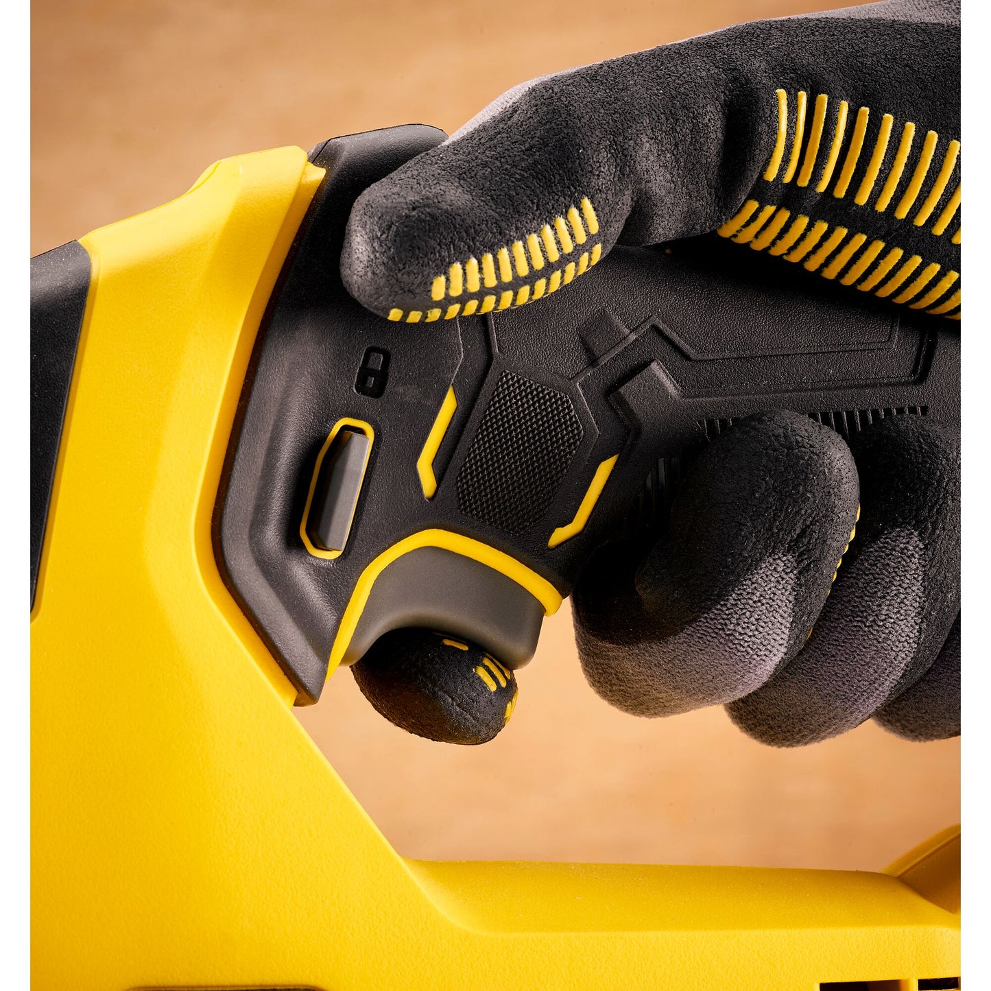 STANLEY FATMAX SFMCS600M2K-QW Seghetto alternativo V20, 2 batterie 18V 4.0Ah