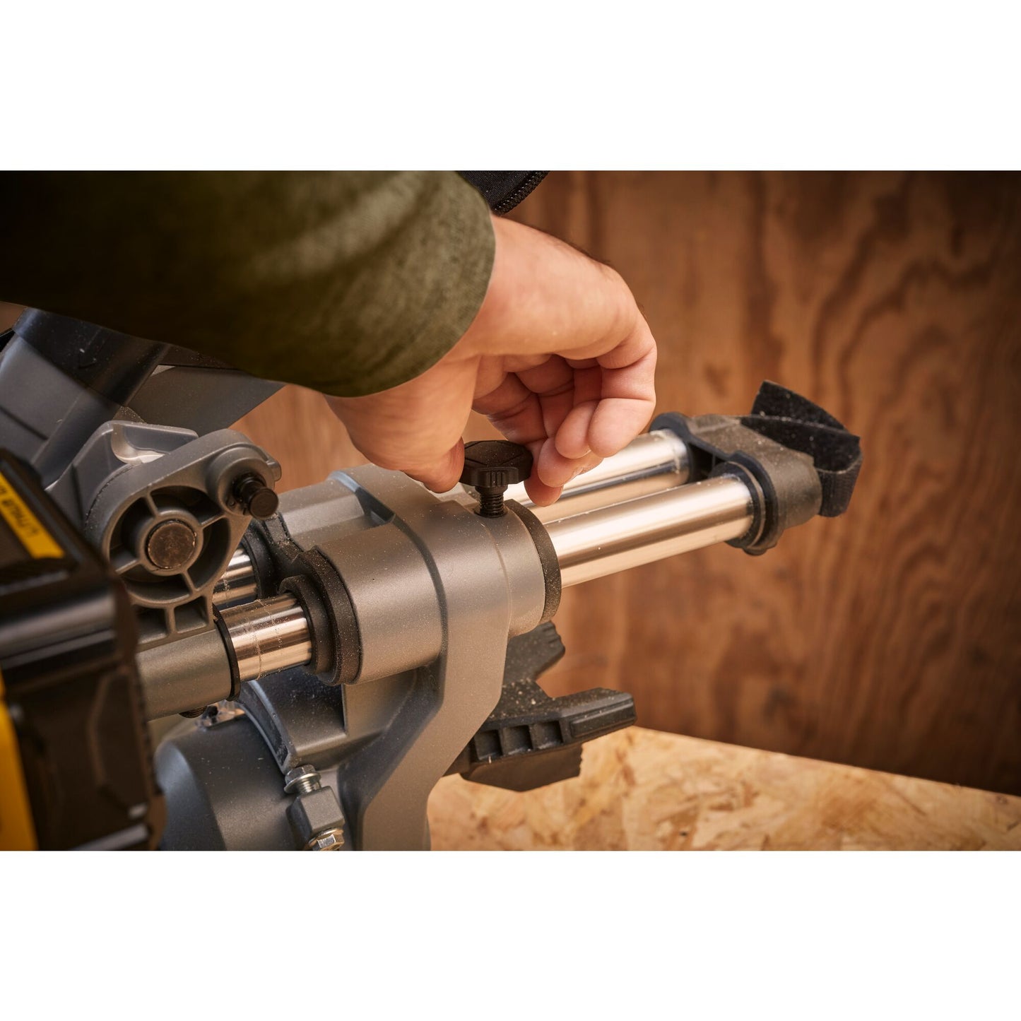 STANLEY FATMAX SFMCS701M1-QW Troncatrice V20, 1 batteria 18V 4,0Ah