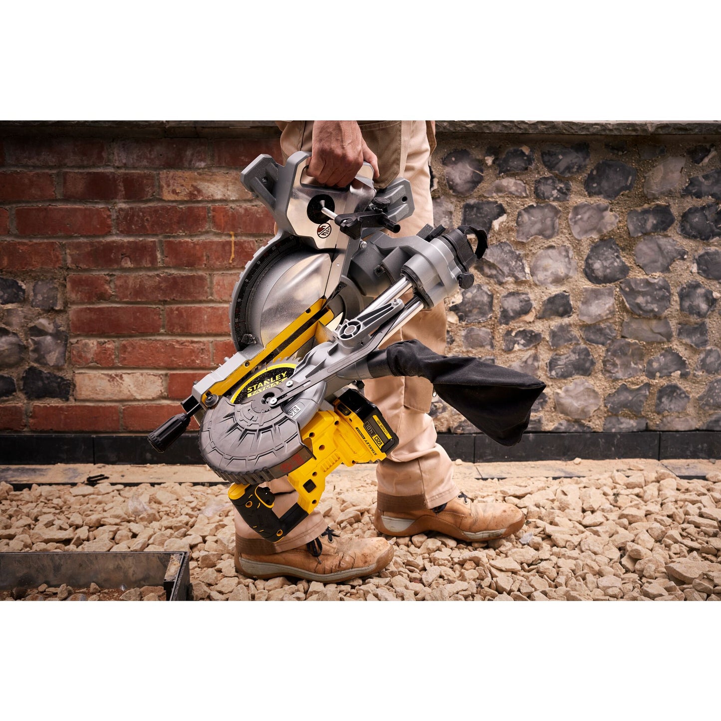 STANLEY FATMAX SFMCS701M1-QW Troncatrice V20, 1 batteria 18V 4,0Ah