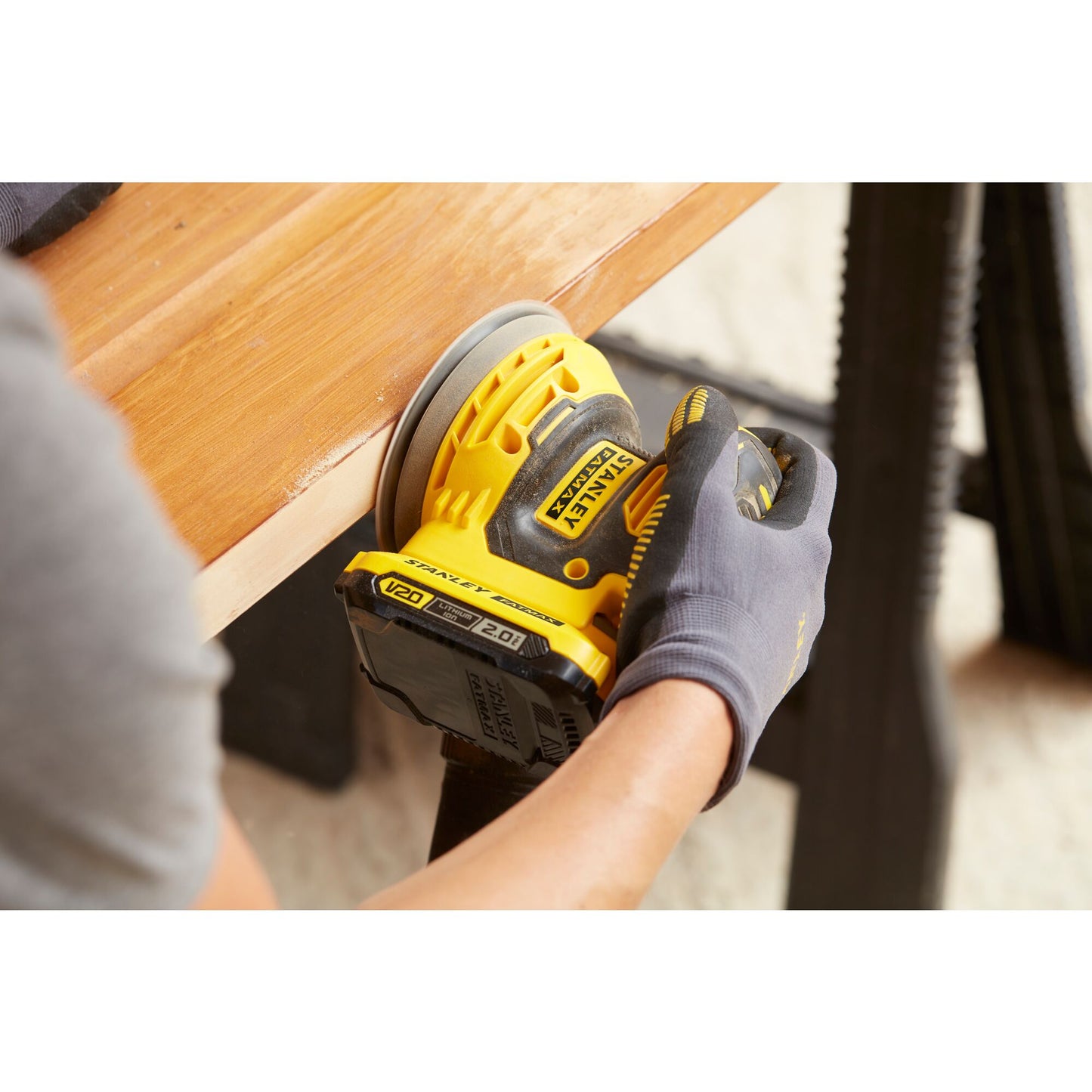 STANLEY FATMAX SFMCW220D1S-QW V20 Cordless Random Orbit Sander with 1 x 2.0Ah Lithium Ion Battery and Soft Bag