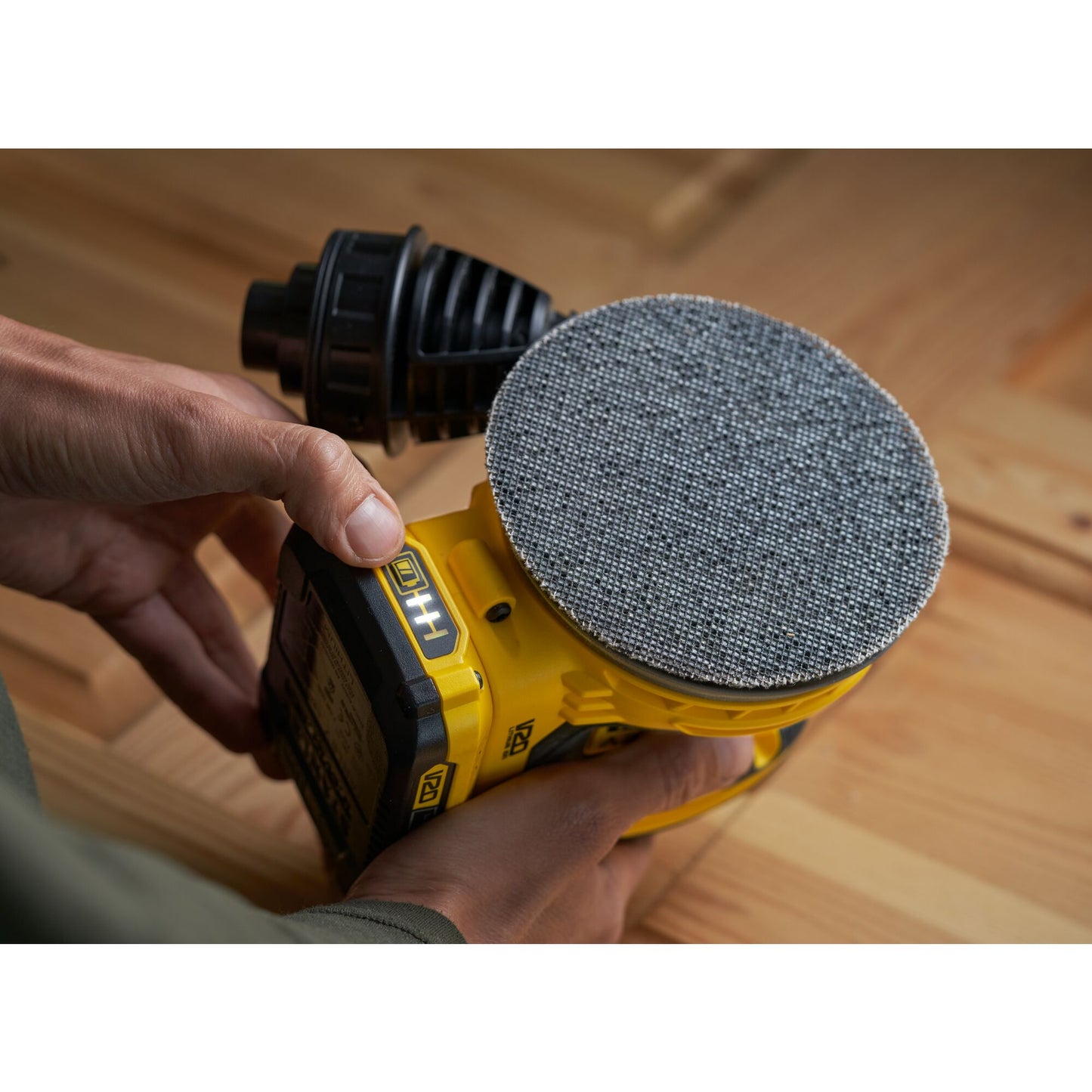 STANLEY FATMAX SFMCW220D1S-QW V20 Cordless Random Orbit Sander with 1 x 2.0Ah Lithium Ion Battery and Soft Bag
