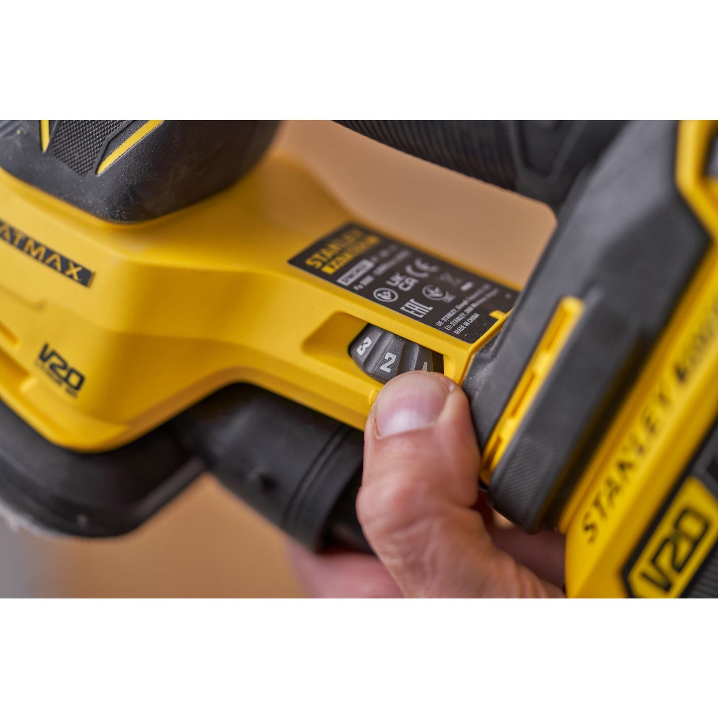 STANLEY FATMAX SFMCW221B-XJ V20 Cordless Detail Sander (Tool Only)