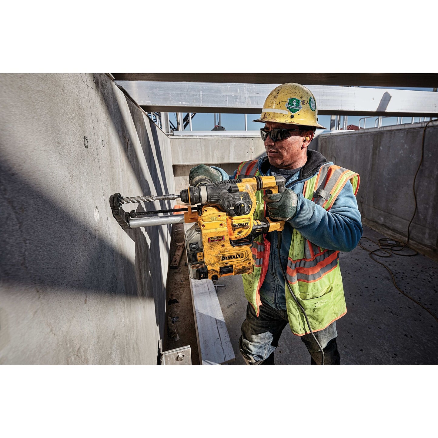 DEWALT D25333K-QS Tassellatore SDS-Plus 30mm 950W 3,5j, design a L