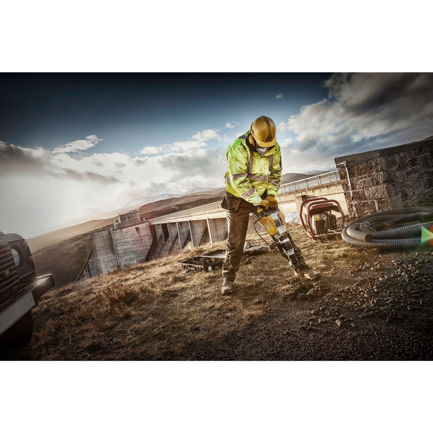 DEWALT D25902K-QS 1550W SDS-Max Demolition Hammer