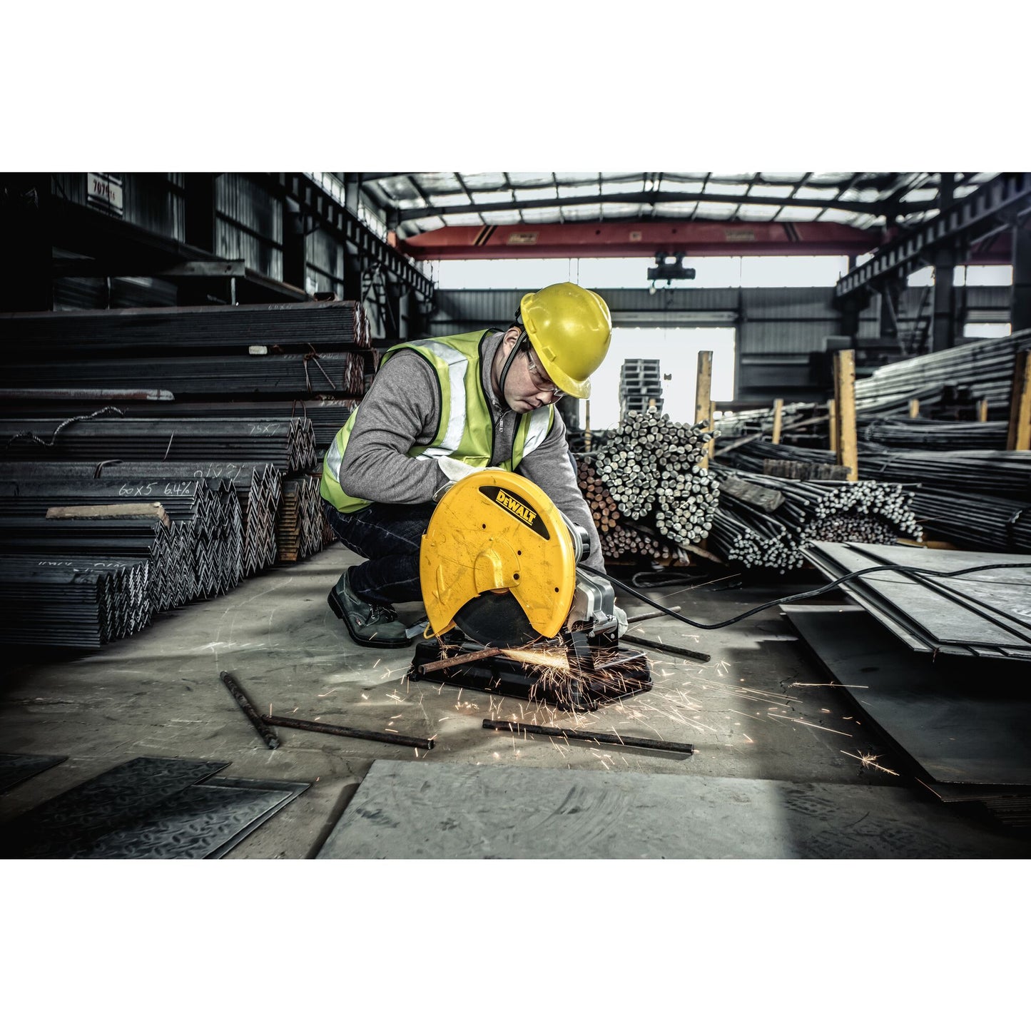 DEWALT D28730-QS Troncatrice per metallo 2200W