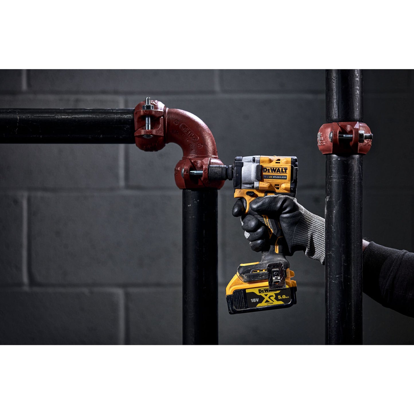 DEWALT DCF922P2T-QW Avvitatore ad impulsi compatto  2 batterie 18V 5.0Ah 1/2"
