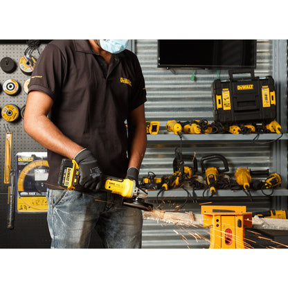 DEWALT DCG405P3-QW 18V Li-ion Brushless Angle Grinder, 125mm with 3 x 5.0Ah Lithium Ion Batteries