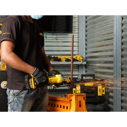 DEWALT DCG405P3-QW 18V Li-ion Brushless Angle Grinder, 125mm with 3 x 5.0Ah Lithium Ion Batteries