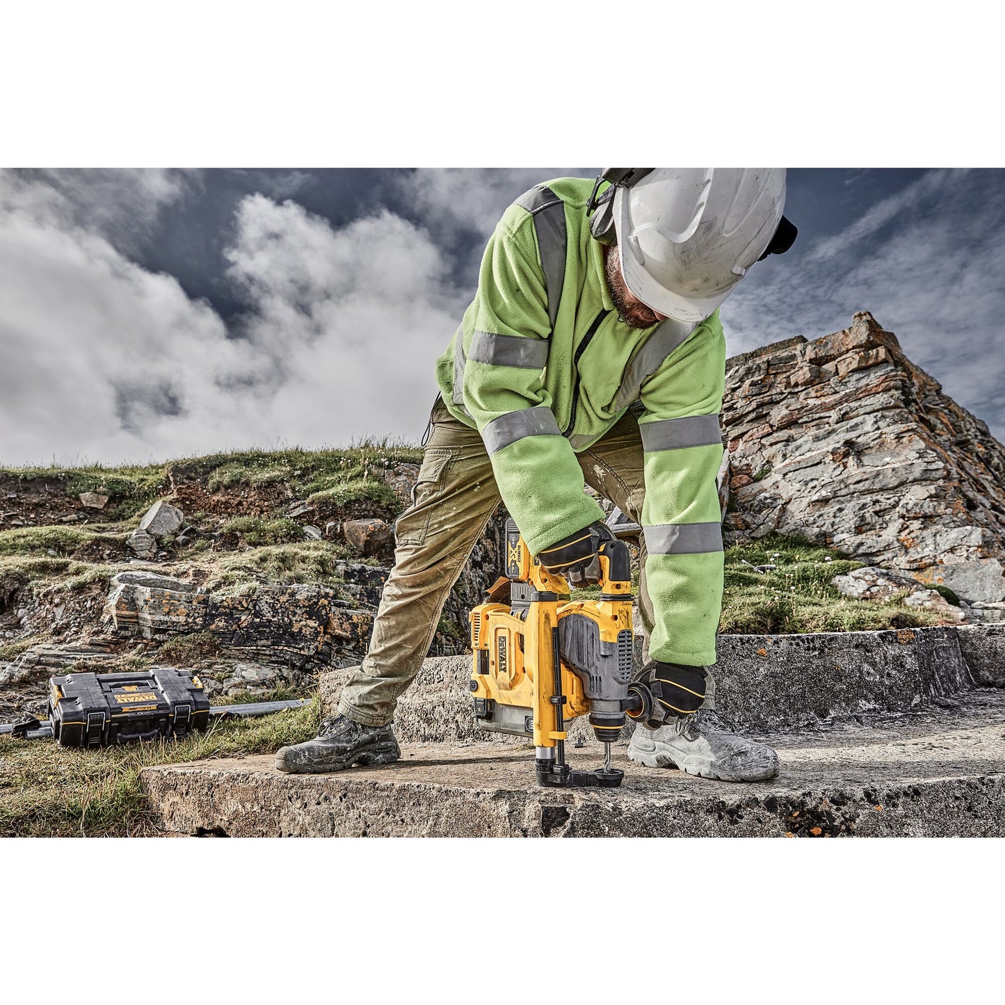 DEWALT DCH283NT-XJ 18 Volt SDS-plus Akku-Kombihammer 26mm (bürstenlos), 2,8 Joule, ohne Akkus und Ladegerät