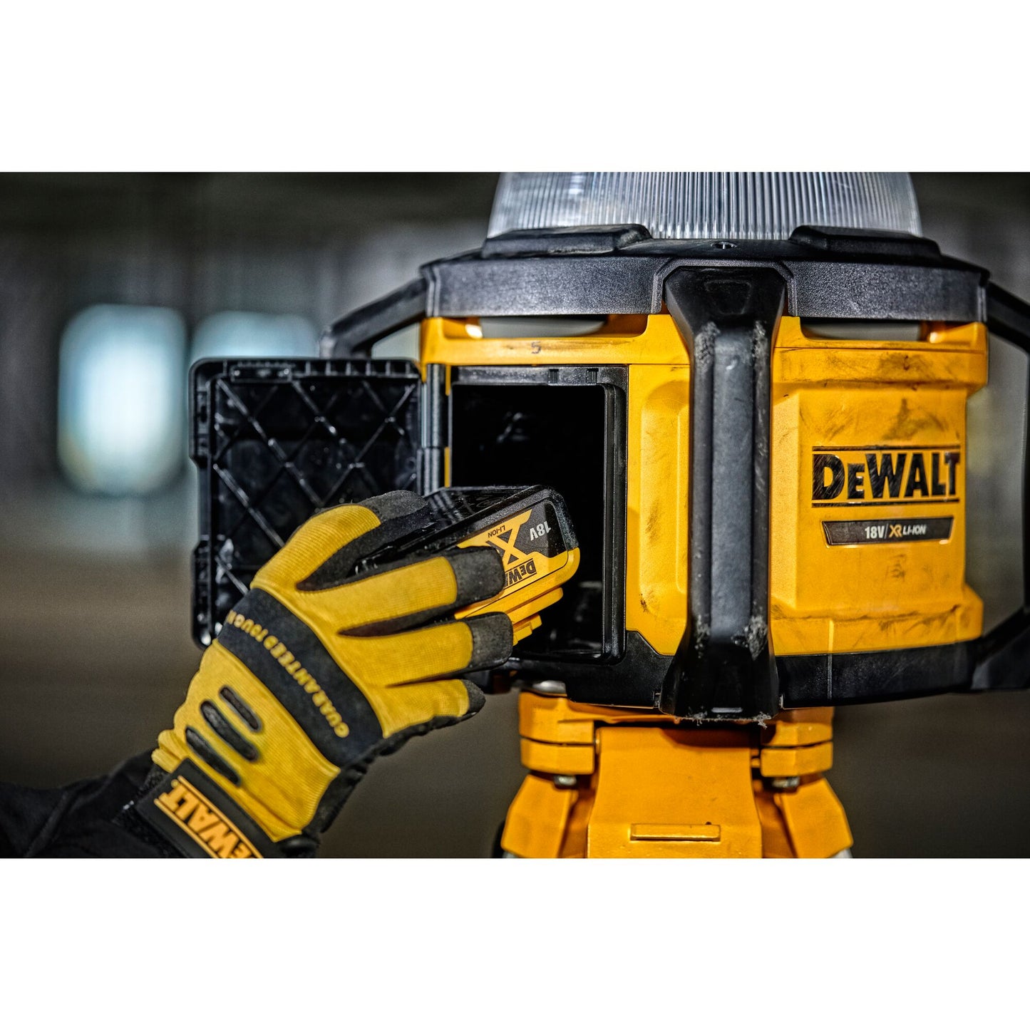 DEWALT DCL074-XJ Éclairage de chantier LED 18V avec faisceau à 360°, sans batterie ni chargeur