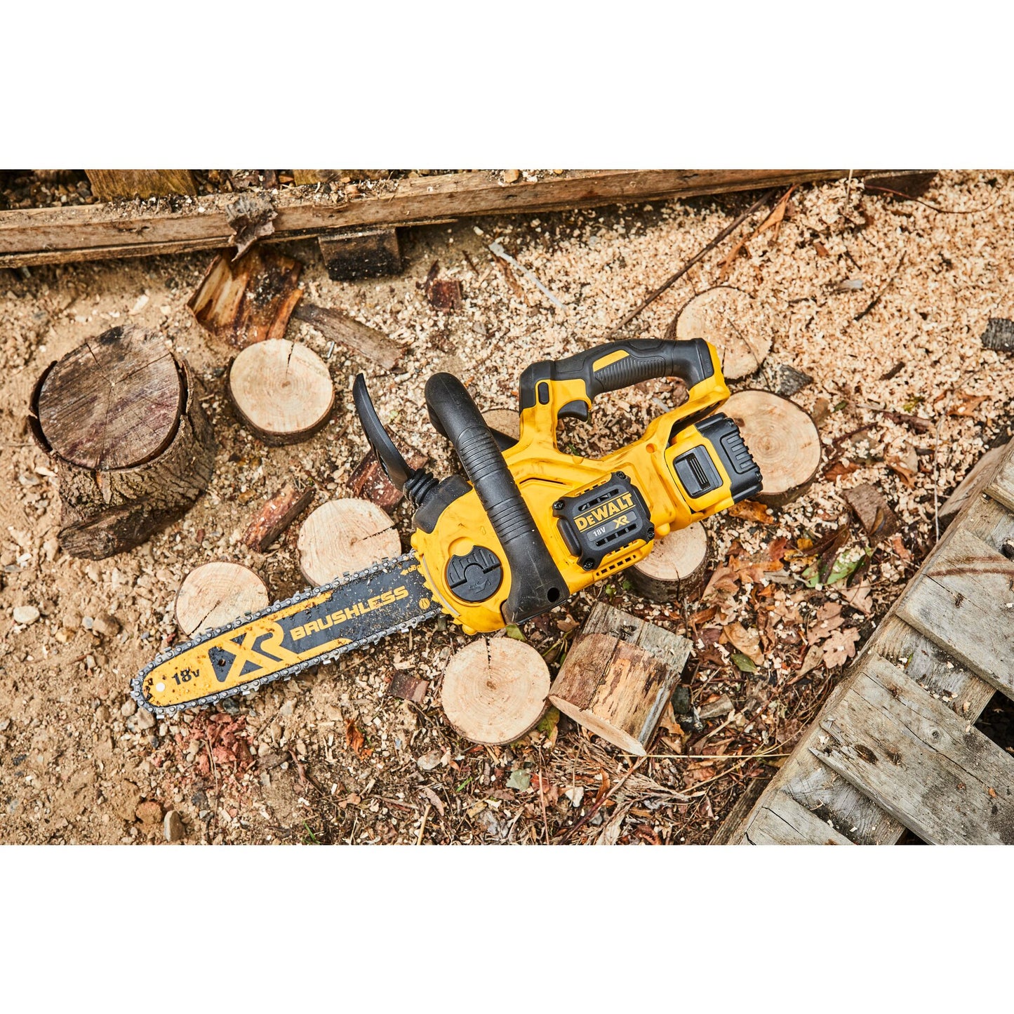 DEWALT DCM565P1-QW 18V XR Brushless 30CM Chainsaw with 1 x 5Ah Lithium Ion Batteries