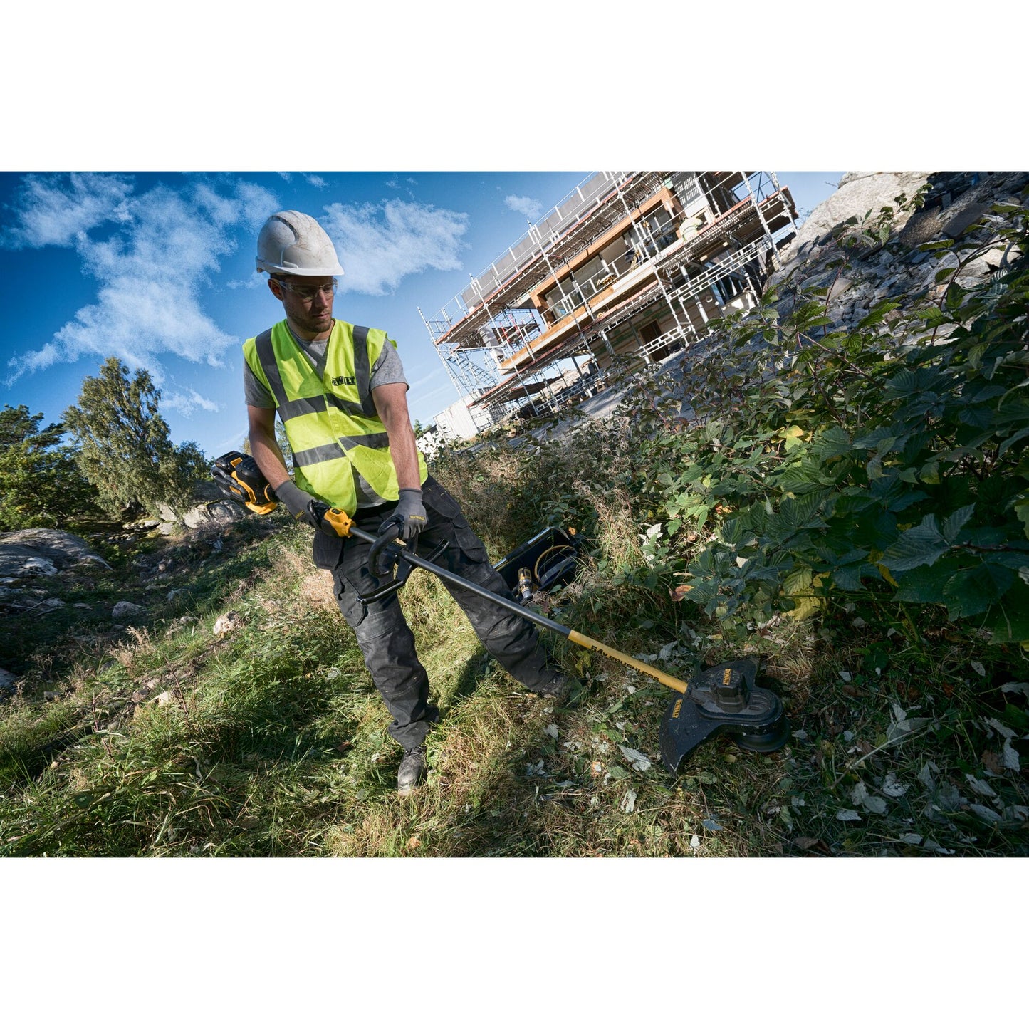 DEWALT DCM571N-XJ Coupe-bordures/débroussailleuse Flexvolt 54V sans batterie ni chargeur