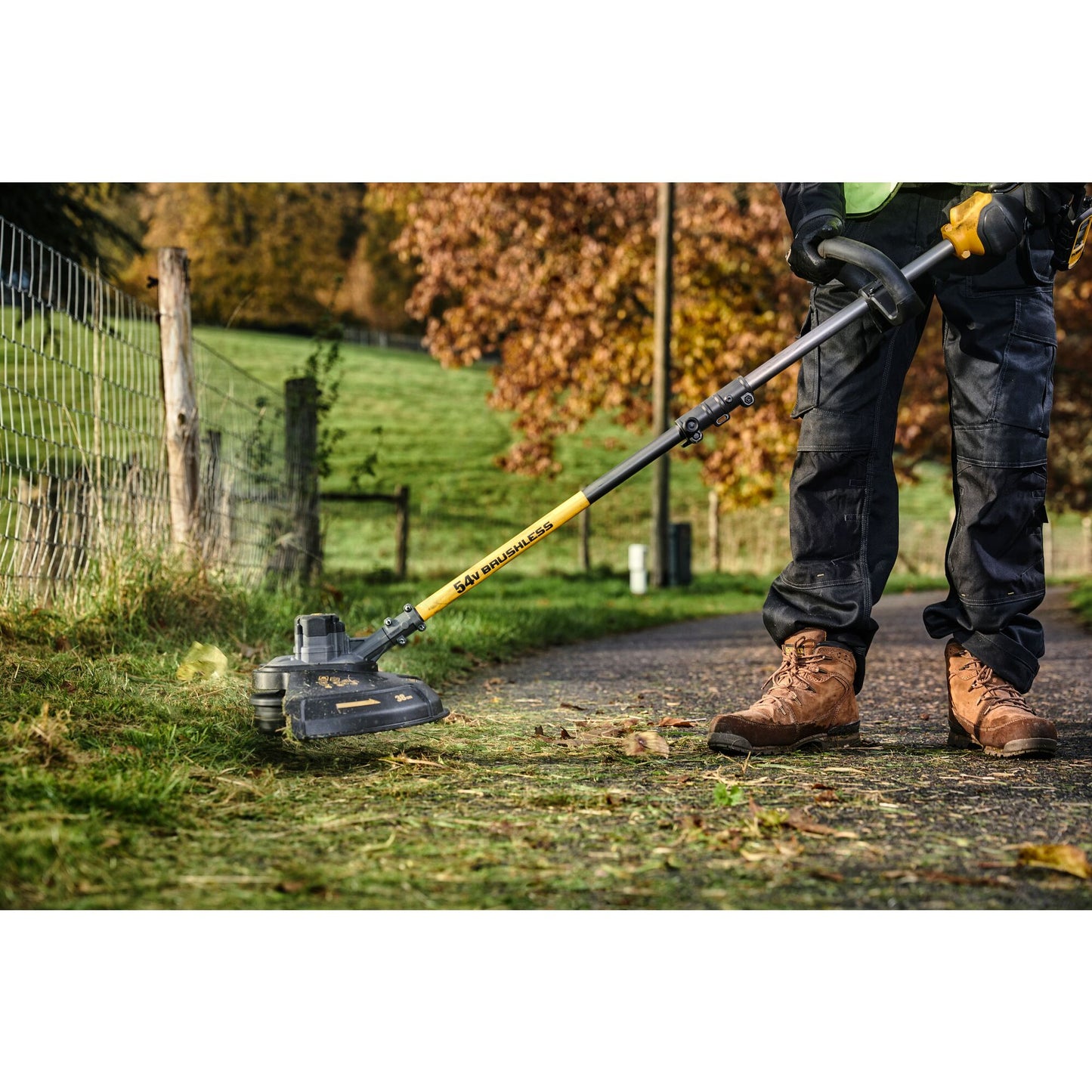 DEWALT DCM571N-XJ Coupe-bordures/débroussailleuse Flexvolt 54V sans batterie ni chargeur