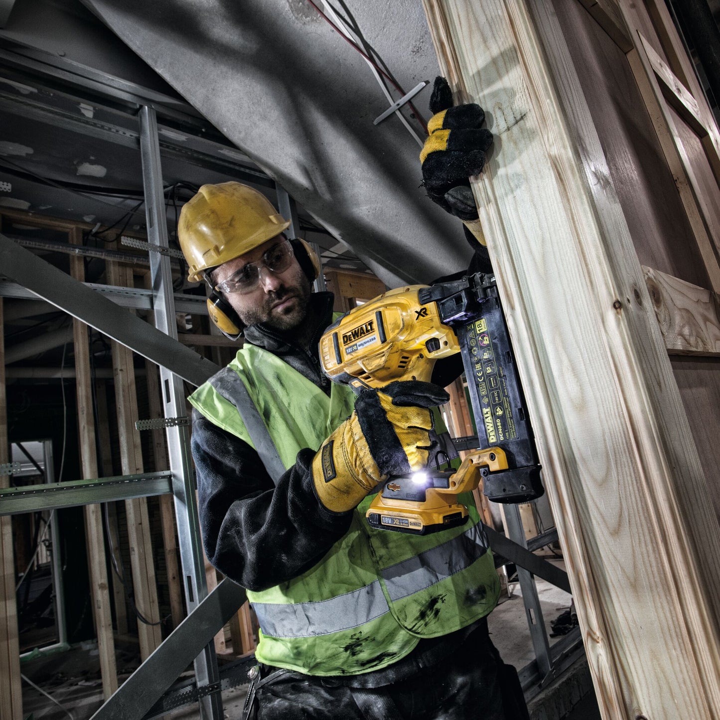 DEWALT DCN680NT-XJ 18V Akku-Nagler für Zweitkorrektur, ohne Akku und Ladegerät