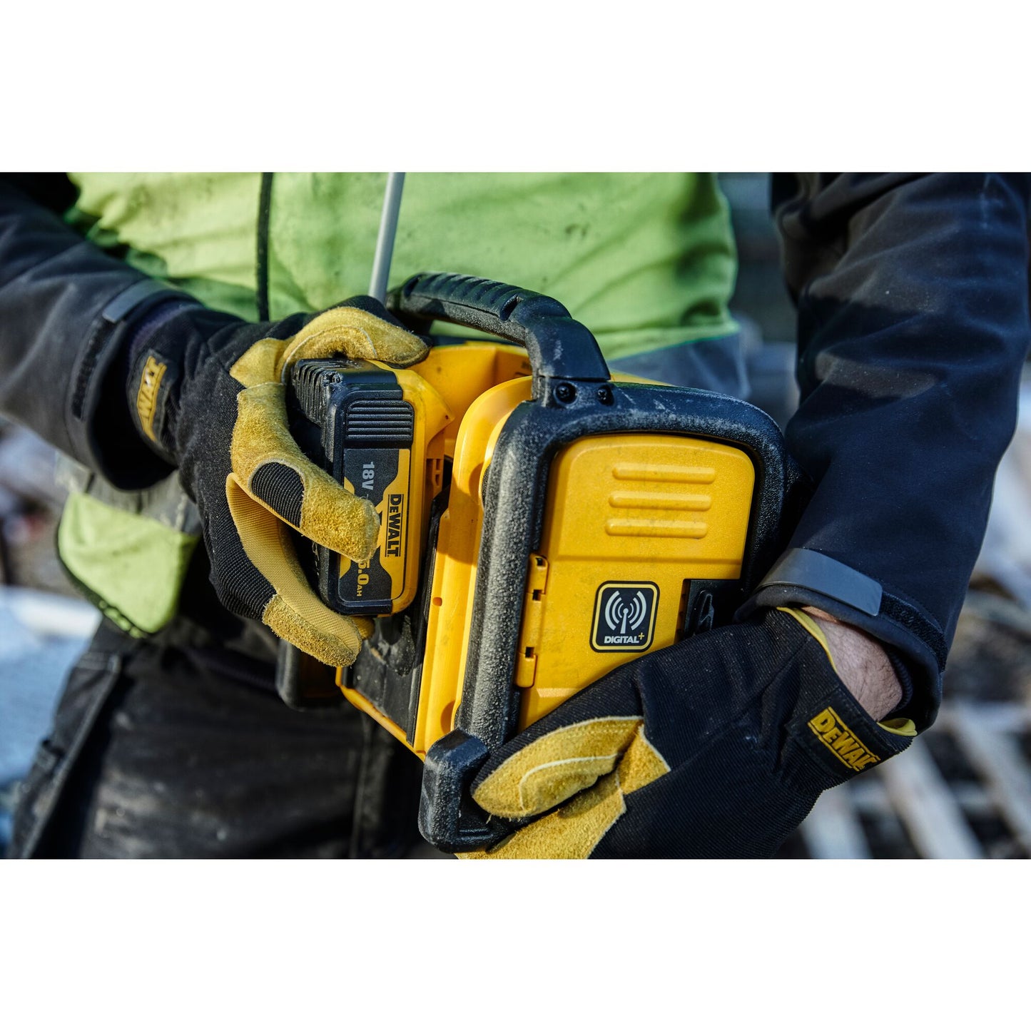 DEWALT DCR020-QW Akku- und Netz-Kompakt-Radio mit DAB+ für 10,8/18 Volt XR Li-Ion Akkus, ohne Akku und Ladegerät