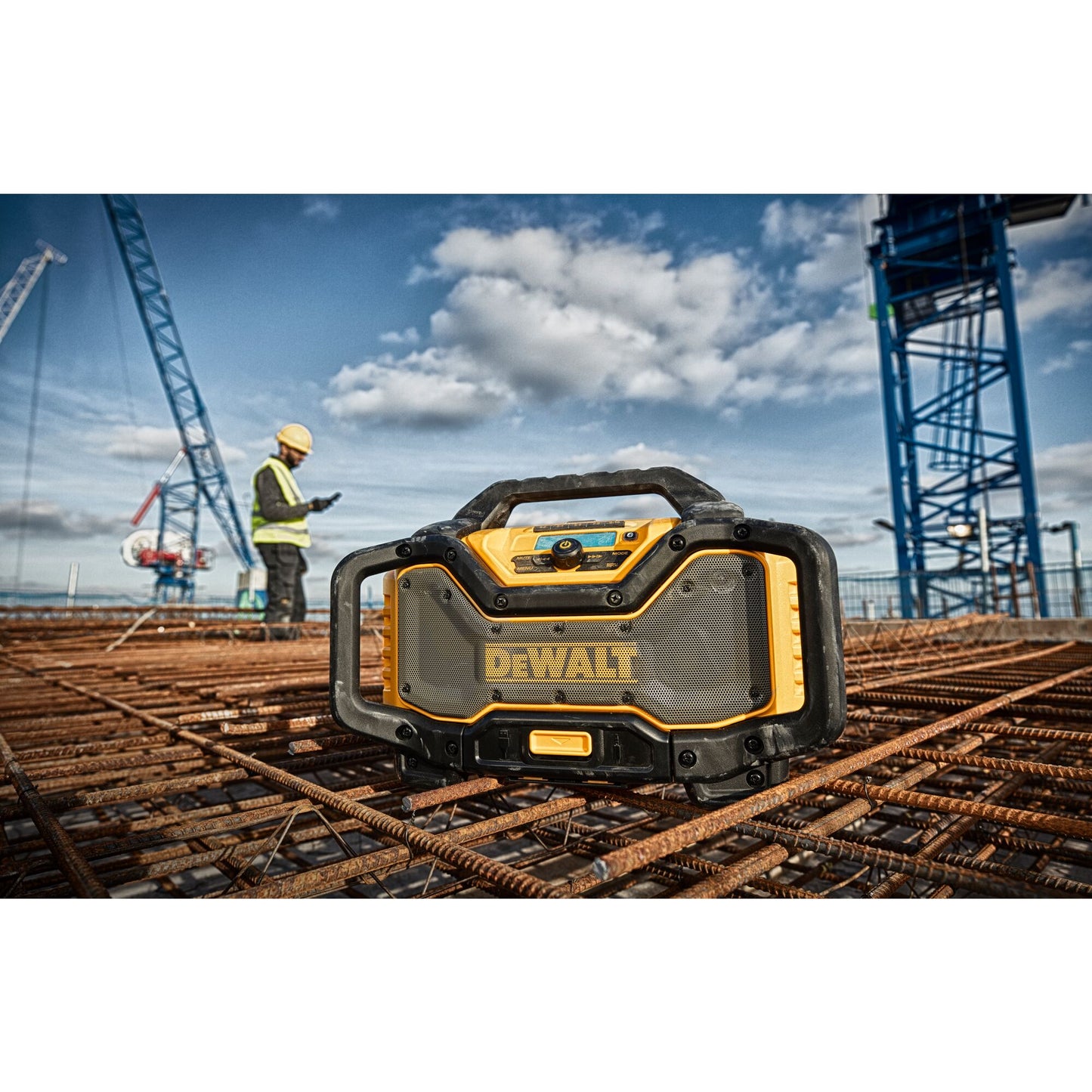 DEWALT DCR027-QW Radio y Cargador de batería Bluetooth