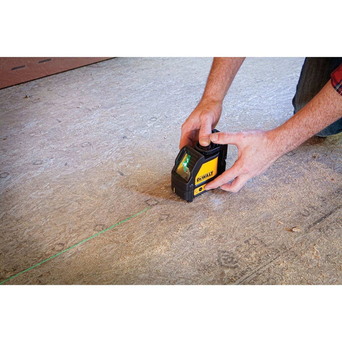 DEWALT DW088CG-XJ Niveau laser croix - faisceaux verts, classe 2