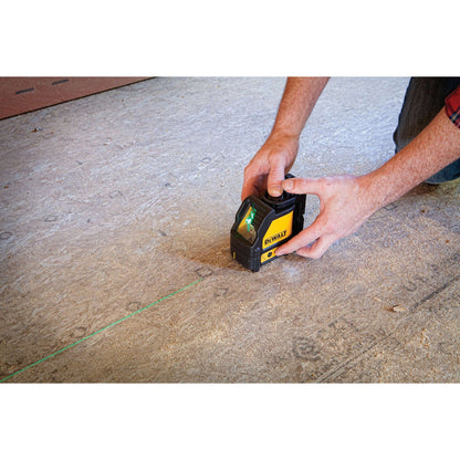 DEWALT DW088CG-XJ Niveau laser croix - faisceaux verts, classe 2