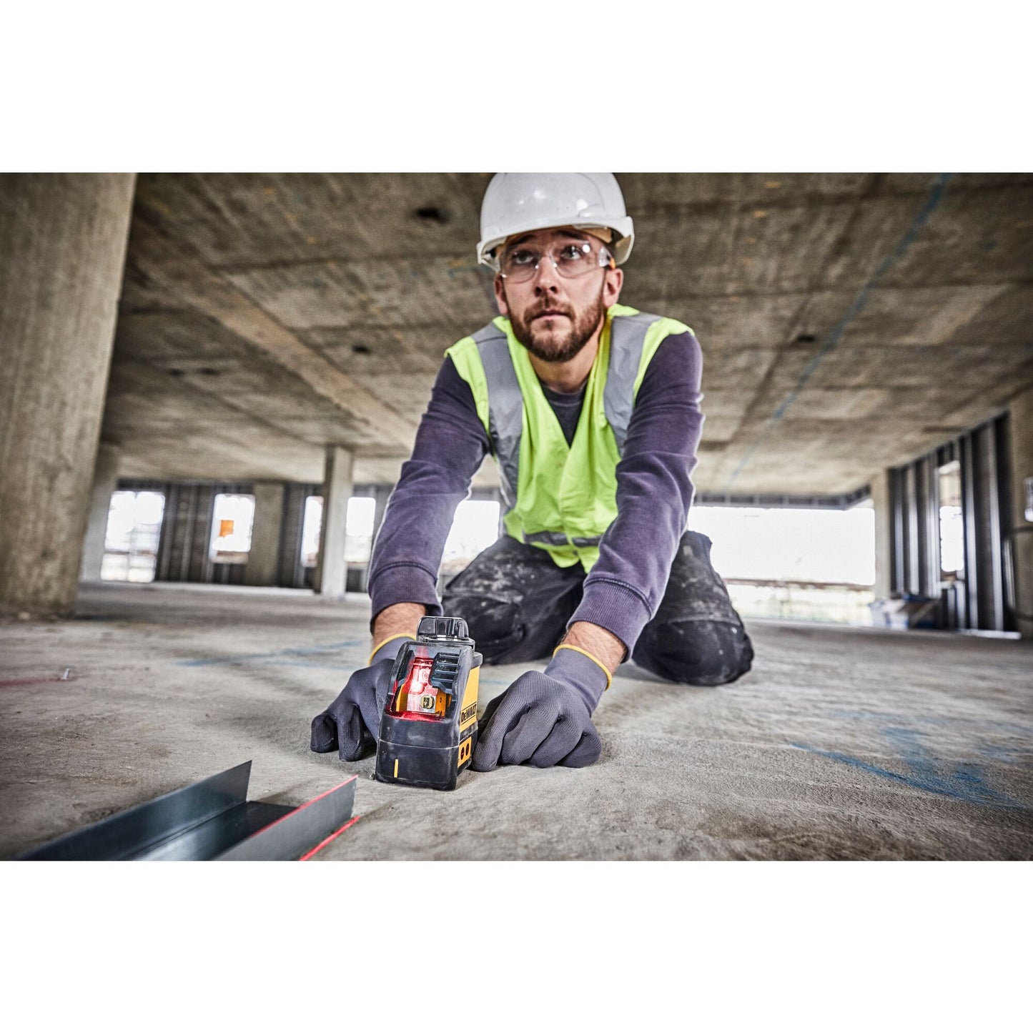 DEWALT DW088K-XJ Nivel Láser autonivelante ROJO de 2 líneas en cruz (Horizontal y vertical)