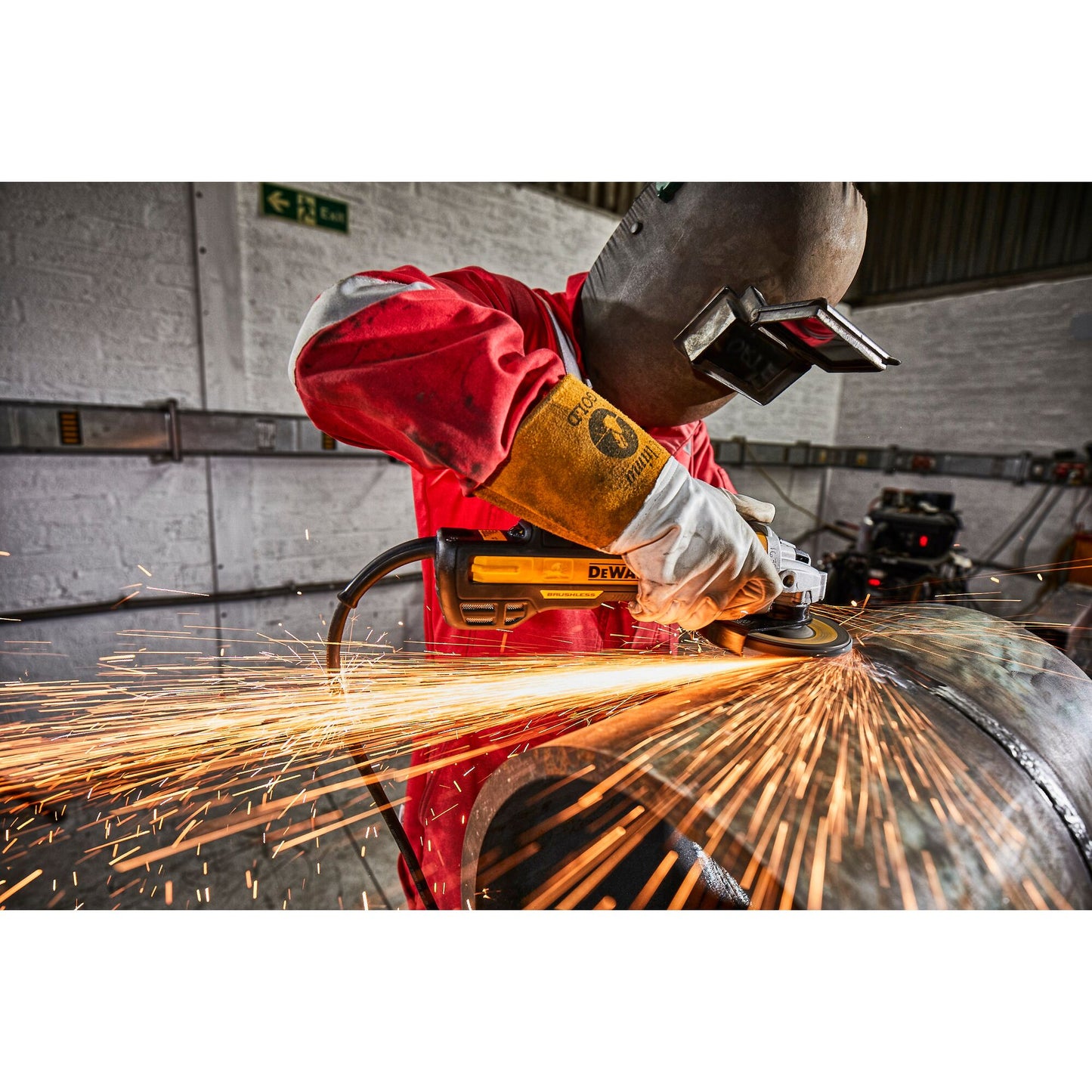 DEWALT DWE4357-QS 1700W 125mm Brushless Angle Grinder