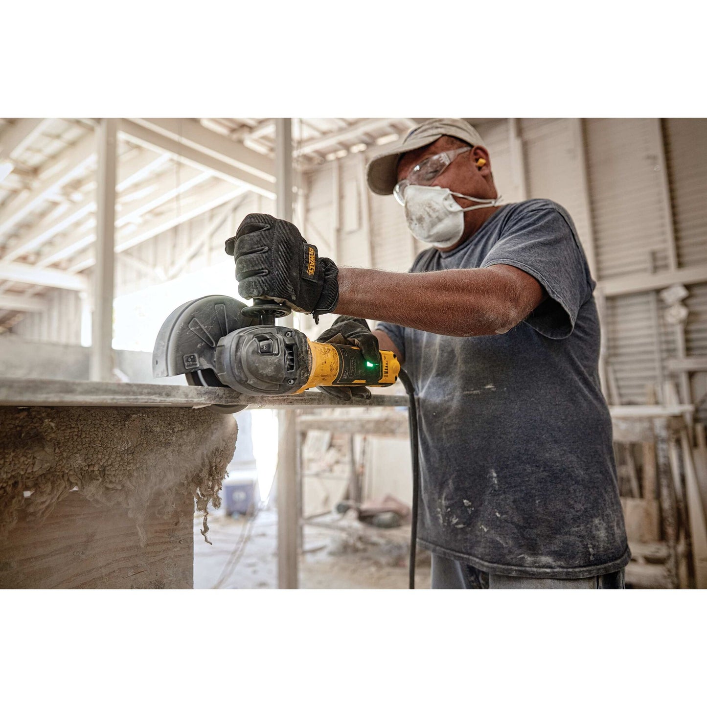 DEWALT DWE4369-QS 1.700 Watt Winkelschleifer 125mm (bürstenlos) mit Drehzahlelektronik