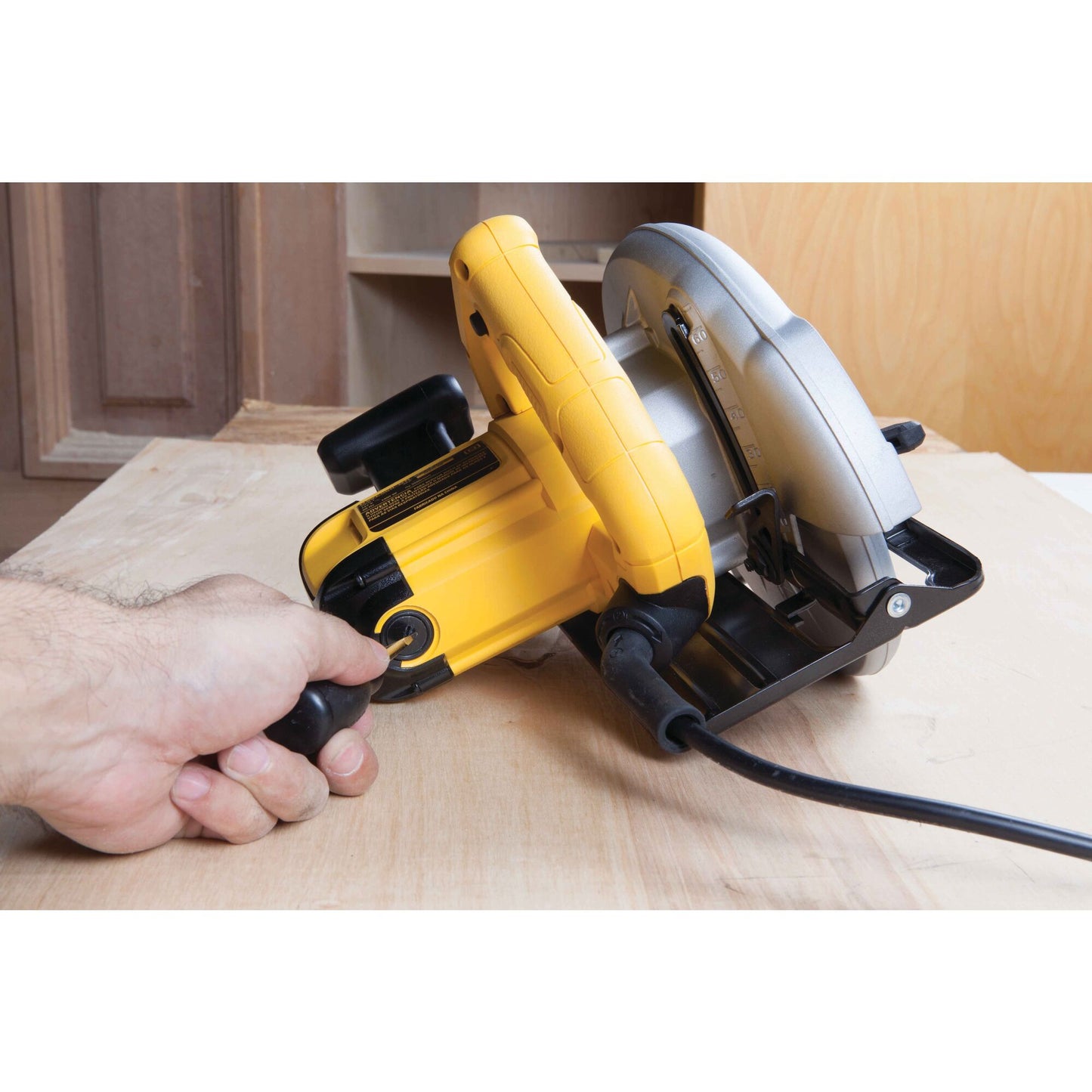 DEWALT DWE560-QS Sega circolare diametro 184mm prof. 65mm 1350W