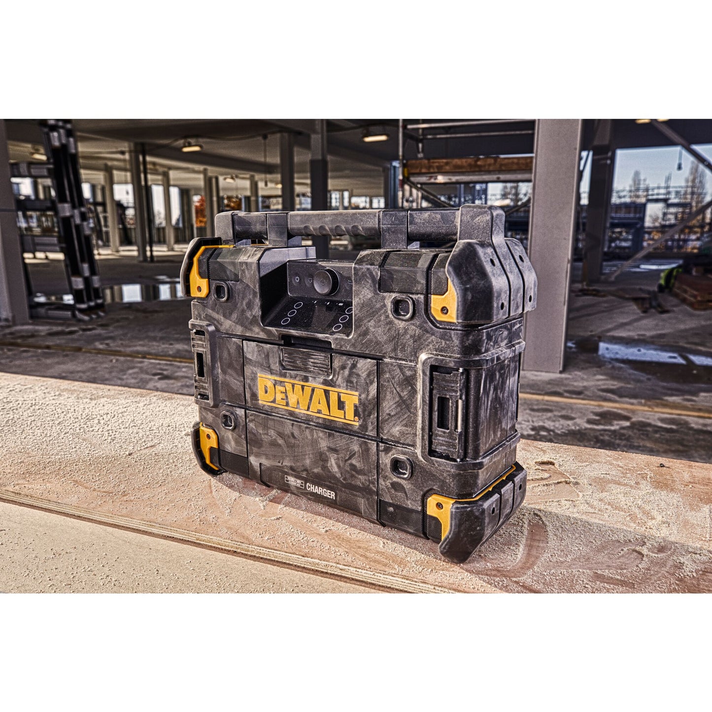 DEWALT DWST1-81078-QW Radio conectada TSTAK® con cargador