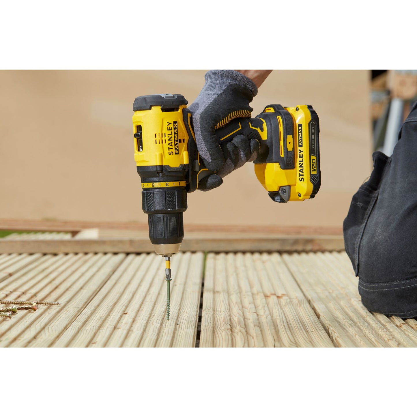 STANLEY FATMAX SFMCD720D2K-QW Taladro atornillador brushless V20 li-ion 18V con 2 baterias 2.0Ah, cargador 1,25A y maletí