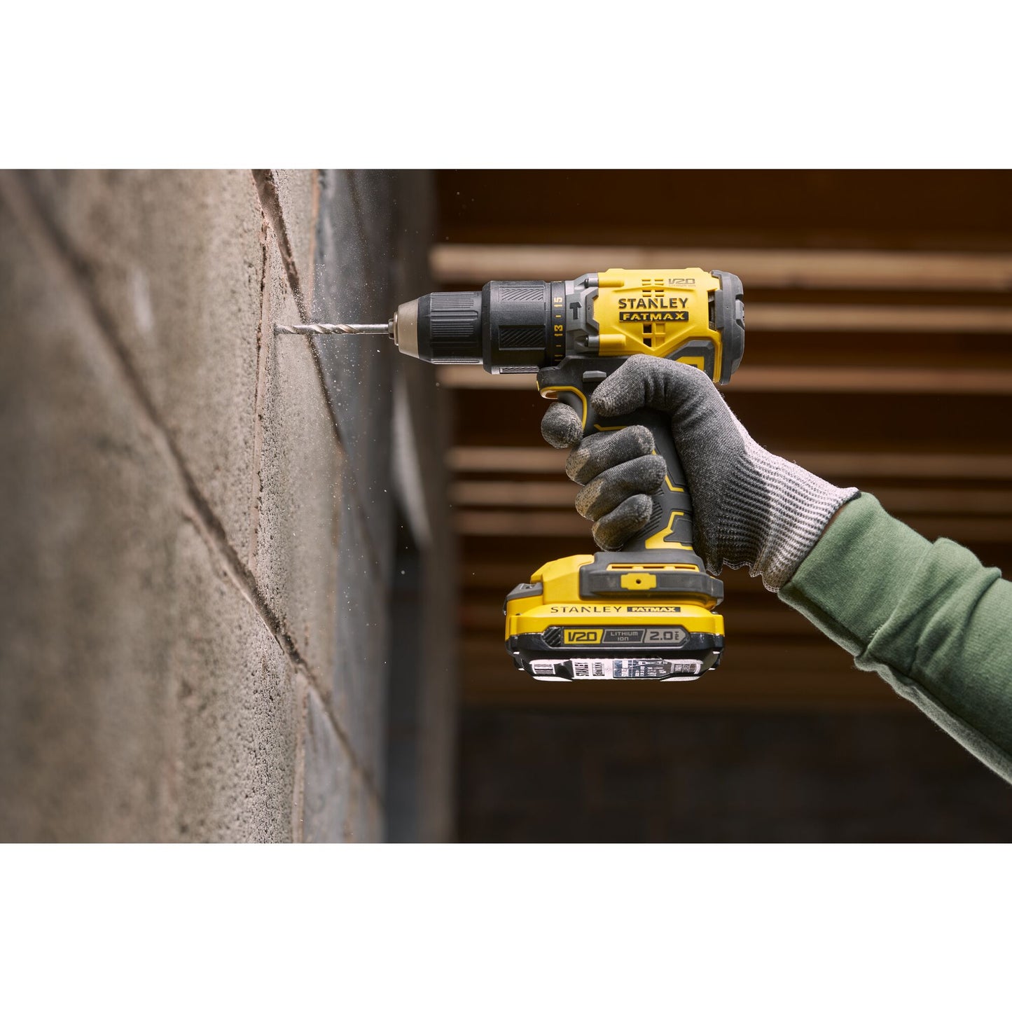 STANLEY FATMAX SFMCD715D2K-QW Taladro Percutor V20 Brushless li-ion 18V con 2 baterias 2.0Ah, cargador 1,25A y maletín