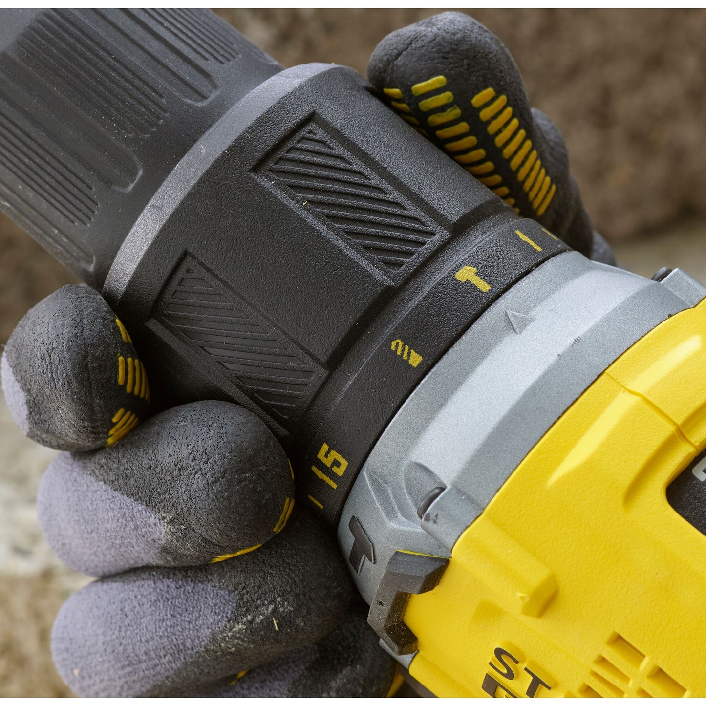 STANLEY FATMAX SFMCD715D2K-QW Taladro Percutor V20 Brushless li-ion 18V con 2 baterias 2.0Ah, cargador 1,25A y maletín