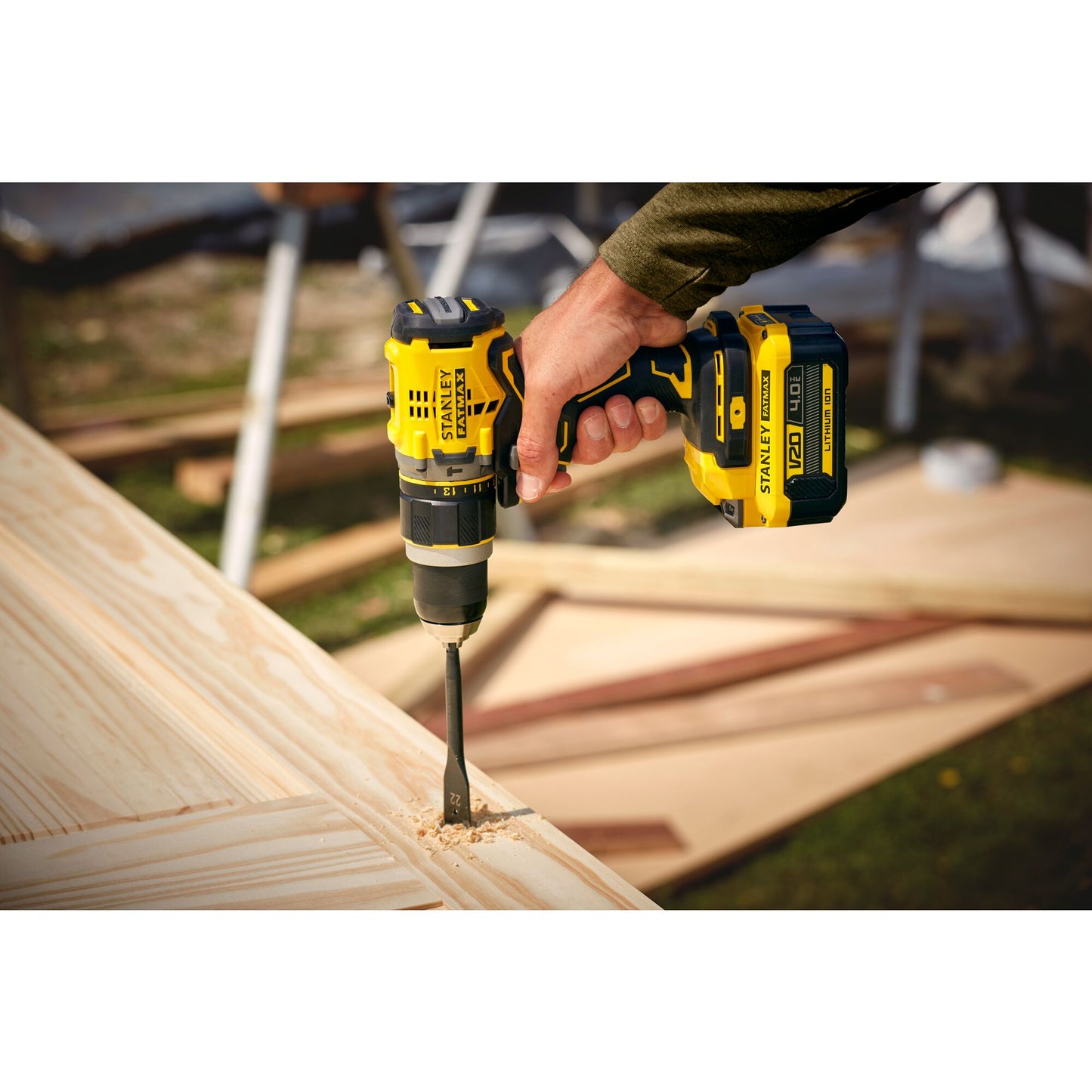 STANLEY FATMAX SFMCD721M2K-QW V20 Cordless Brushless Hammer Drill with 2 x 4.0Ah Battery and Kit Box