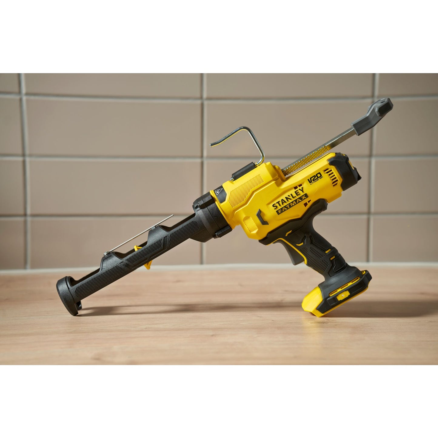 STANLEY FATMAX SFMCE600B-XJ Pistola de químicos V20, sin pilas ni cargador