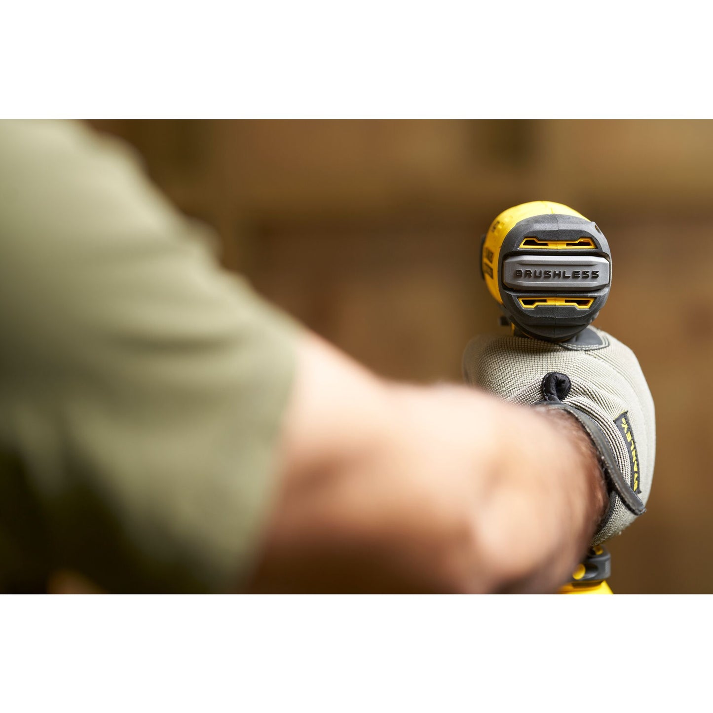 STANLEY FATMAX SFMCF810B-XJ Visseuse à impacts 1/4'' brushless V20, sans batterie ni chargeur