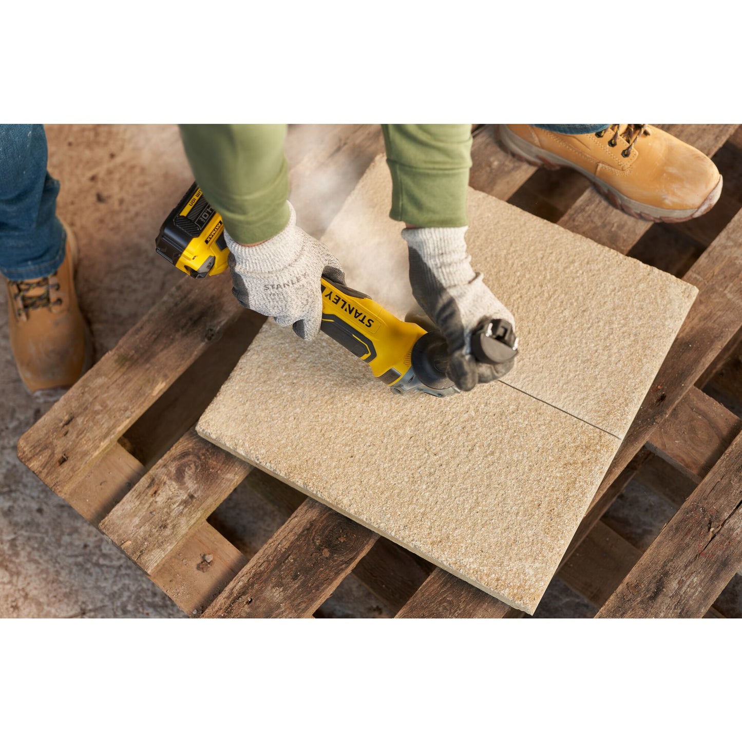 STANLEY FATMAX SFMCG700M2K-QW V20 Cordless Brushless 125mm Angle Grinder with 2 x 4.0Ah Lithium Ion Batteries and Kit Box
