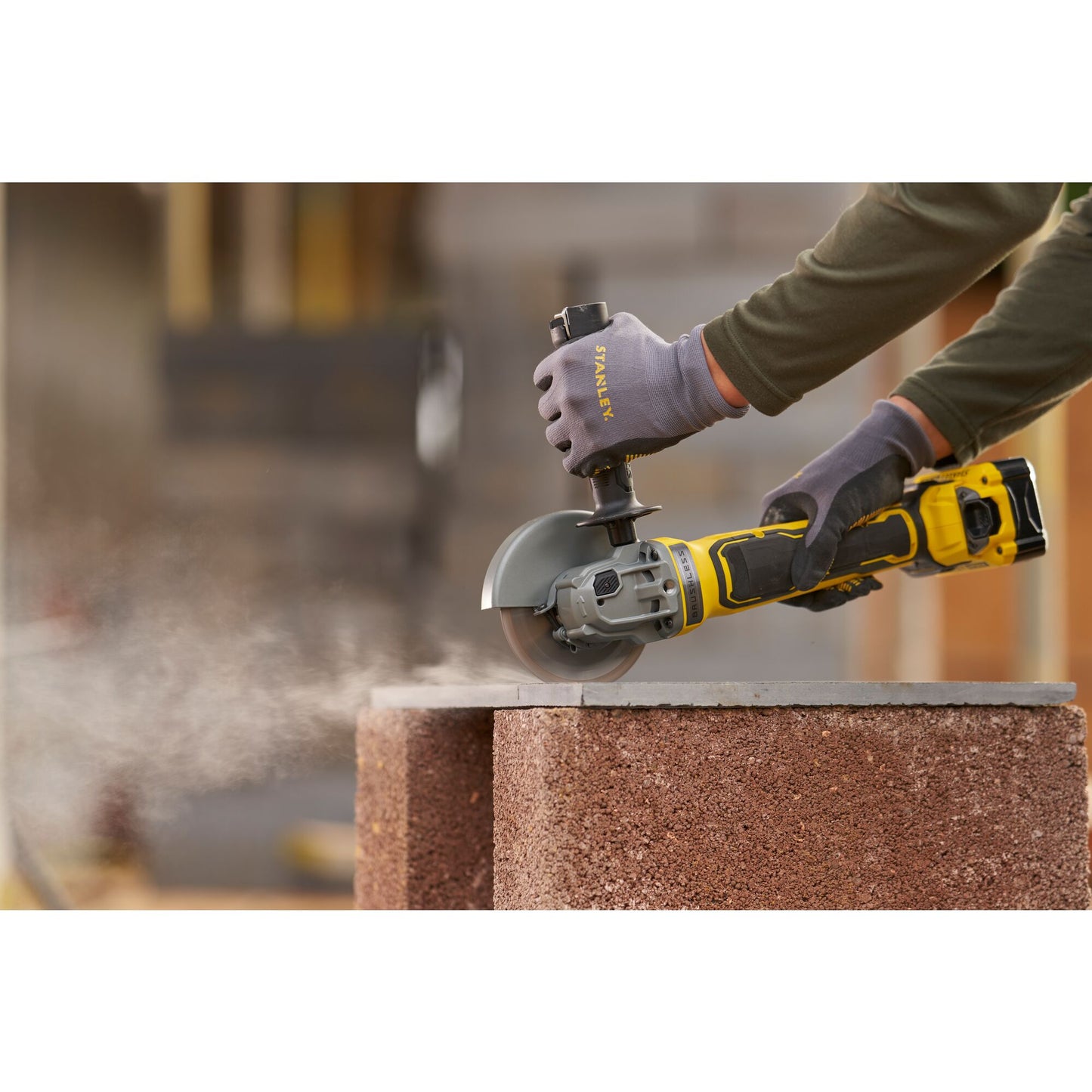 STANLEY FATMAX SFMCG700M2K-QW V20 Cordless Brushless 125mm Angle Grinder with 2 x 4.0Ah Lithium Ion Batteries and Kit Box