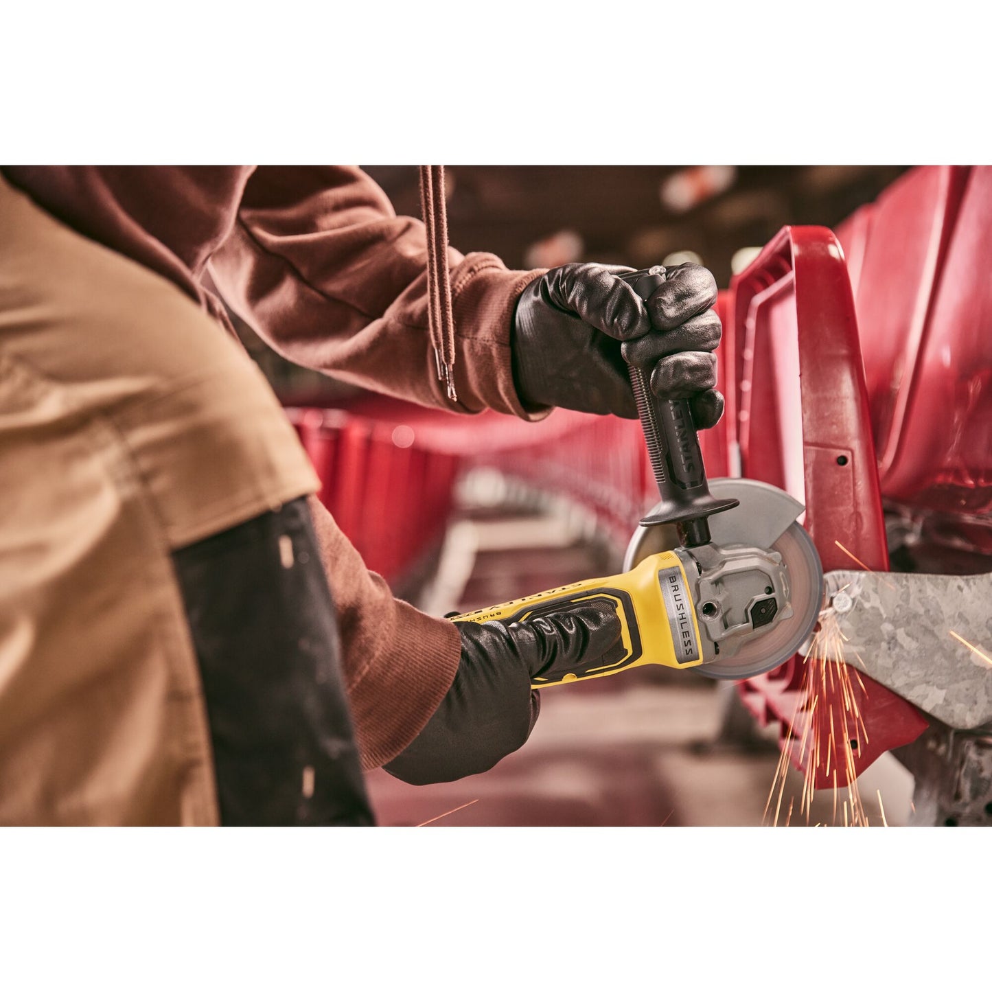 STANLEY FATMAX SFMCG700M2K-QW V20 Cordless Brushless 125mm Angle Grinder with 2 x 4.0Ah Lithium Ion Batteries and Kit Box
