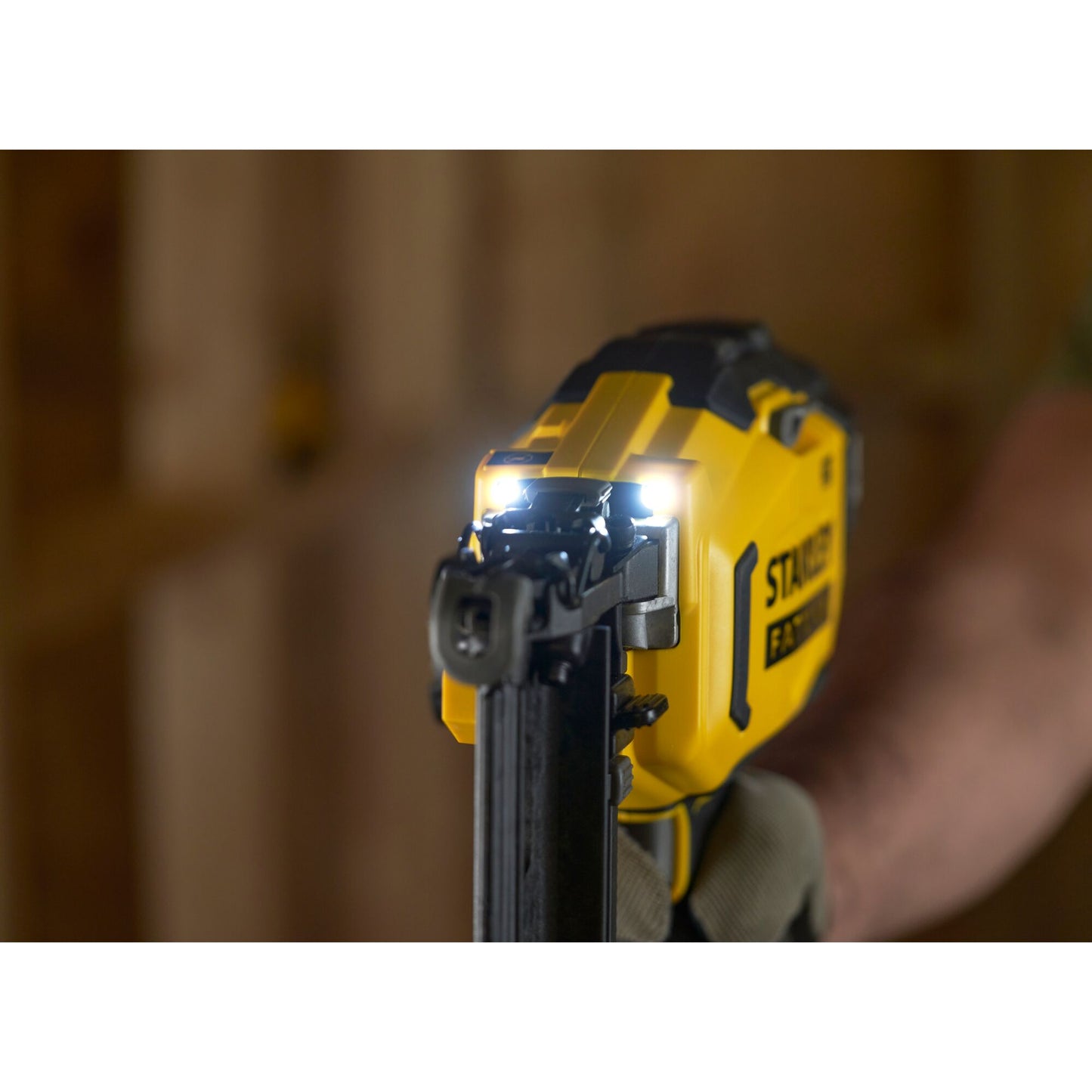 STANLEY FATMAX SFMCN616B-XJ Chiodatrice V20 senza batterie e caricabatteria