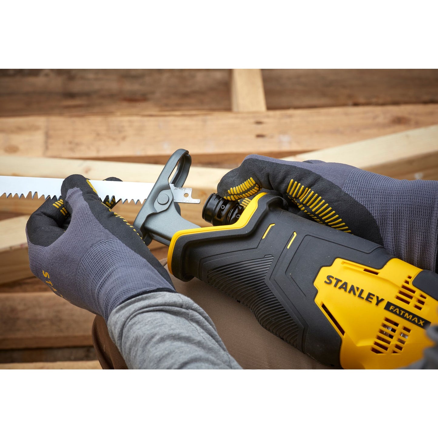 STANLEY FATMAX SFMCS300D2K-QW V20 18V Akku-Säbelsäge, 2 Akkus 18V 2,0Ah