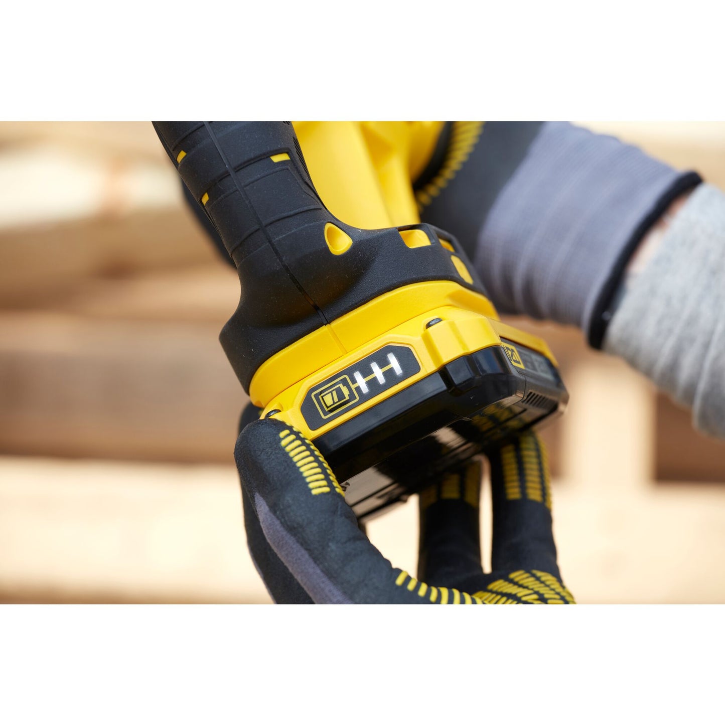 STANLEY FATMAX SFMCS300D2K-QW V20 18V Akku-Säbelsäge, 2 Akkus 18V 2,0Ah