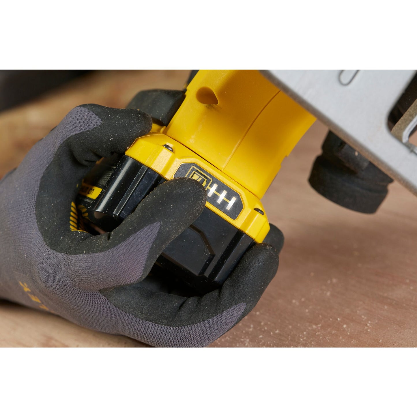 STANLEY FATMAX SFMCS500M2K-QW Scie circulaire V20, 2 batteries 18V 4.0Ah